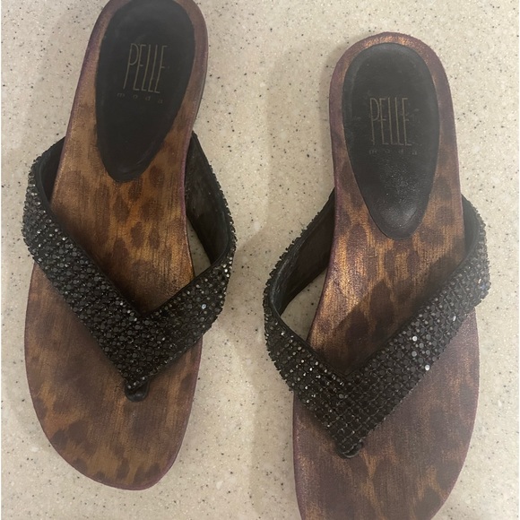 Pelle Moda Black Rhinestone Thing Flop Flop Sandal size 7.5 - Picture 4 of 10